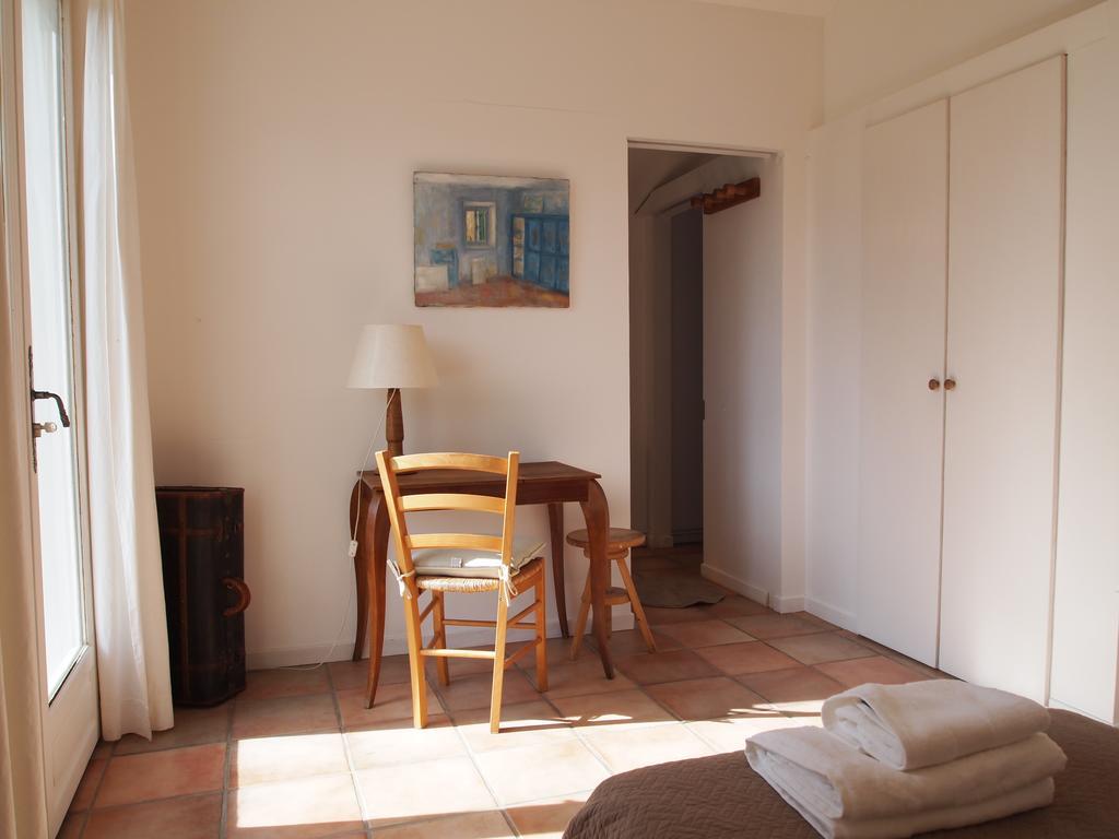 La Tangana Bed & Breakfast Rognes Exterior photo