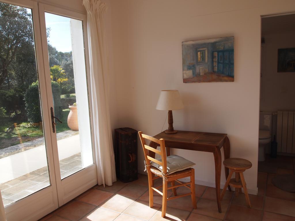 La Tangana Bed & Breakfast Rognes Exterior photo