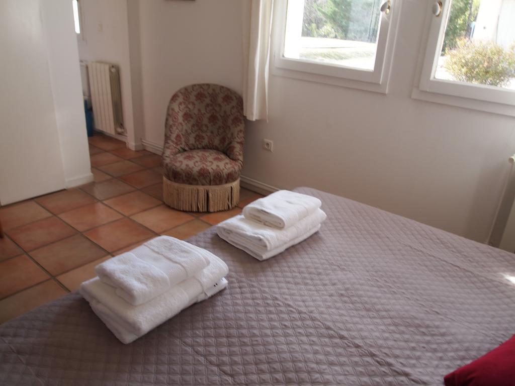 La Tangana Bed & Breakfast Rognes Exterior photo